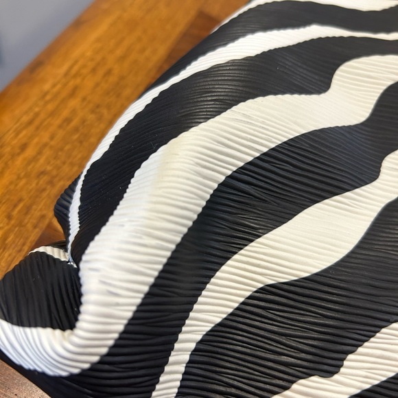 Got Zebra print clutch! - Picture 11 of 17